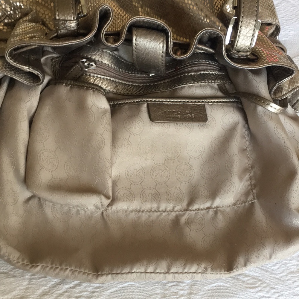 Michael Kors Snake Embossed Hobo Bag. Soft and high quality leather. - Picture 8 of 9